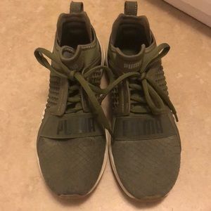 PUMA IGNITE SHOES (Size 7)